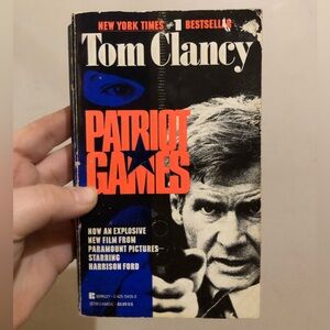 5/$15 🐱 PATRIOT GAMES by Tom Clancy 1992 paperback MILITARY POLITICAL THRILLER